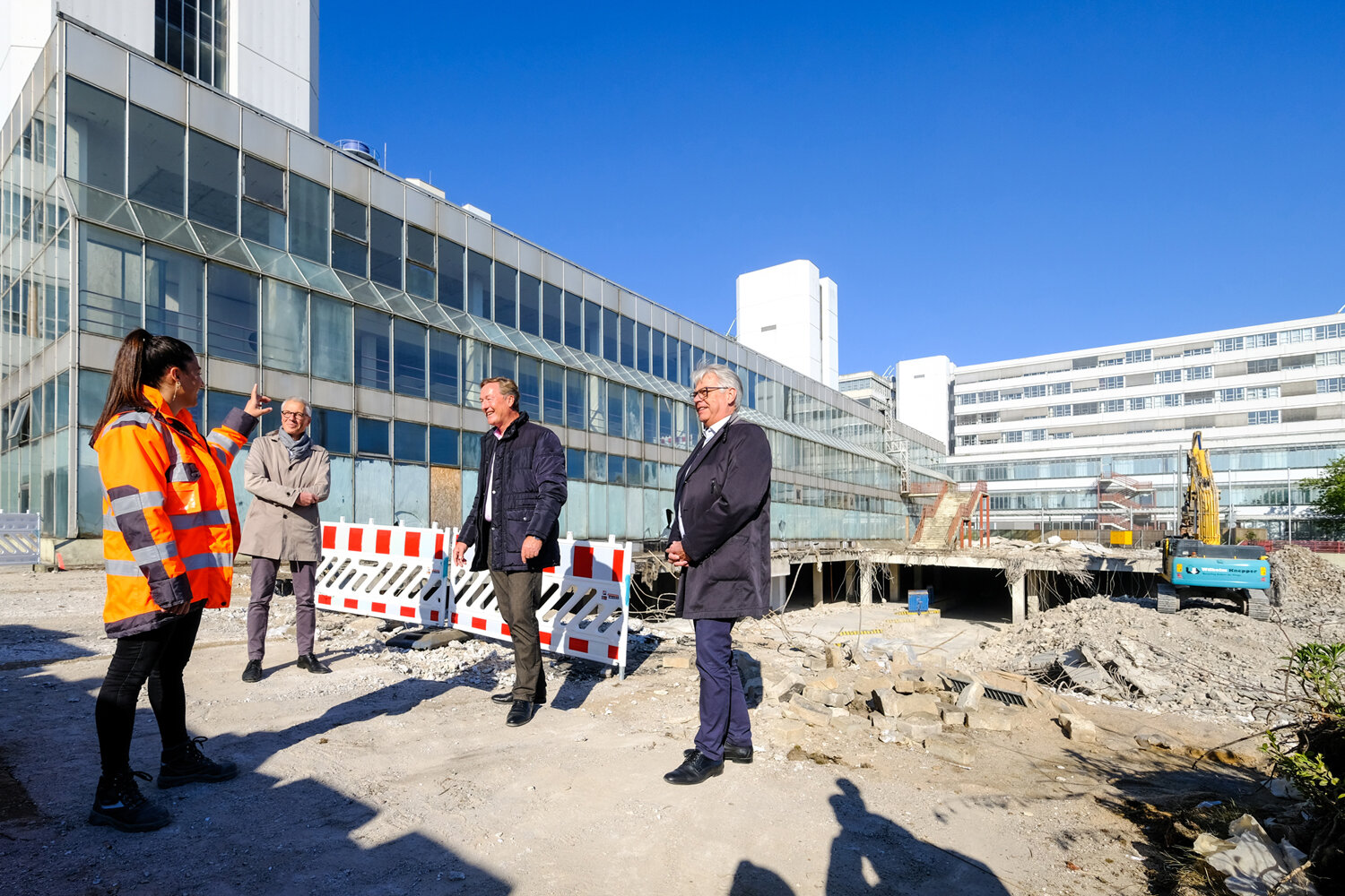 Briefing der Bauleiterin