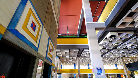 Einblick ins Foyer. 