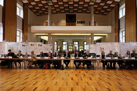 Sachpreisgericht des Realisierungswettbewerbs Viktoriakarree in der Aula der Universität Bonn.l