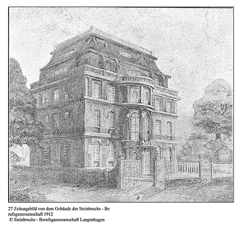 Ein schwarzweißes Foto zeigt das Gebäude im Jahr 1912.