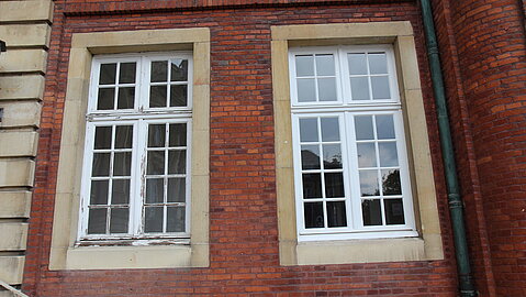 Fenster des Schloss Münster vor und nach der Restaurierung