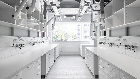 Eines von rund 100 Laboren im neuen Chemie-Institutsgebäude für die Universität Münster