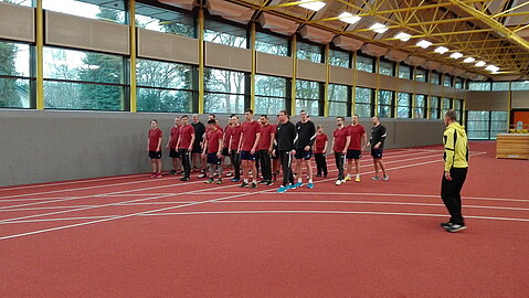 Sportler in der Halle der Bundeswehr-Sportschule