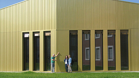 Außenaufnahme des neuen Gebäudes des Ausbildungskorps in Hilden