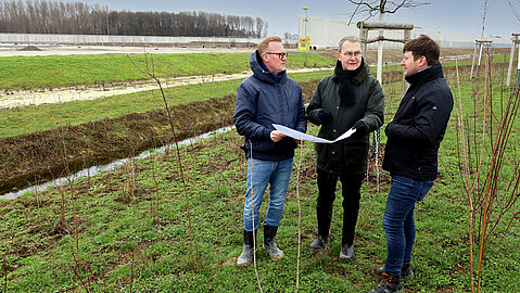 Projektbesprechung Projektbesprechung zu den Biotopen zwischen Architekten und Niederlassungsleiter
