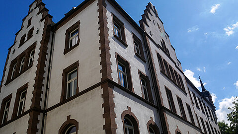 Blick von der Hanielstraße auf das Amtsgericht.