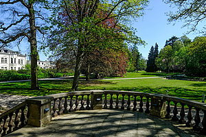 Blick von der Terrasse des Neuen Palais in den Garten.