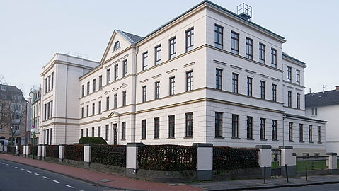 Vorderansicht Geozentrum Uni Bonn 