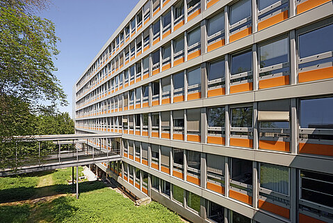 Eingangsbereich des Sammelbaus des Bauingenieurswesend der RWTH Aachen