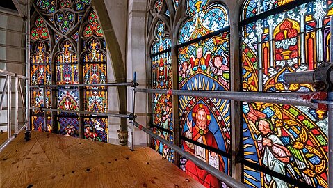 Der Chor als historischer Ort einer alten Stiftskirche. 